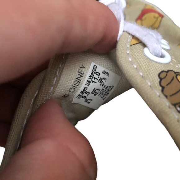 Limited Edition Vans X Winnie The Pooh Shoes Size 11 W 9.5 M - Picture 2 of 8